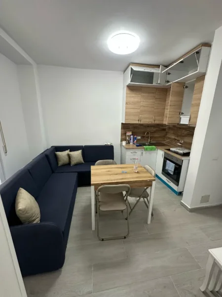 Durres, jepet me qera apartament 1+1 Kati 3, 65 m² 350 € (Golem)