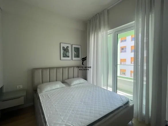Tirane, jepet me qera apartament 1+1 Kati 8, 50 m² 450 € (ALI DEMI)