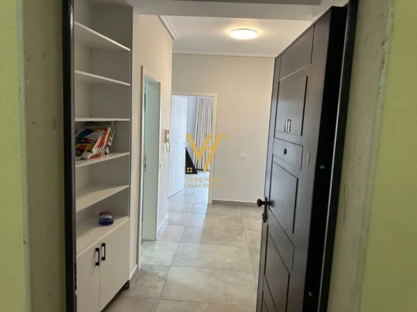 Tirane, jepet me qera zyre Kati 7, 130 m² 970 € (KOMPLEKSI OLIMPIK ,KOMUNA E PARISIT)