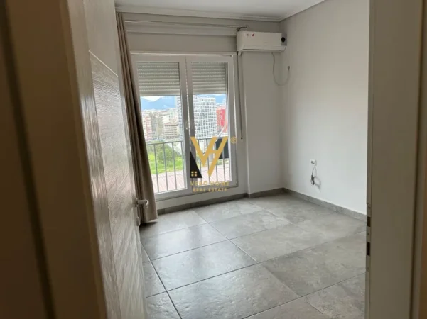Tirane, jepet me qera zyre Kati 7, 130 m² 970 € (KOMPLEKSI OLIMPIK ,KOMUNA E PARISIT)