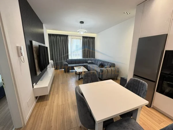 Tirane, jepet me qera apartament 1+1+Ballkon Kati 5, 65 m² 550 € (Urban Gate)