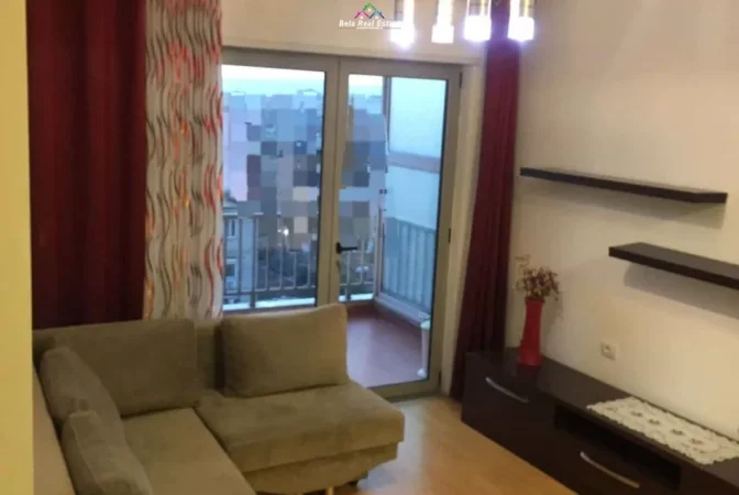 Tirane, jepet me qera apartament 1+1 Kati 6, 55 m² 520 € (Xhamllik)
