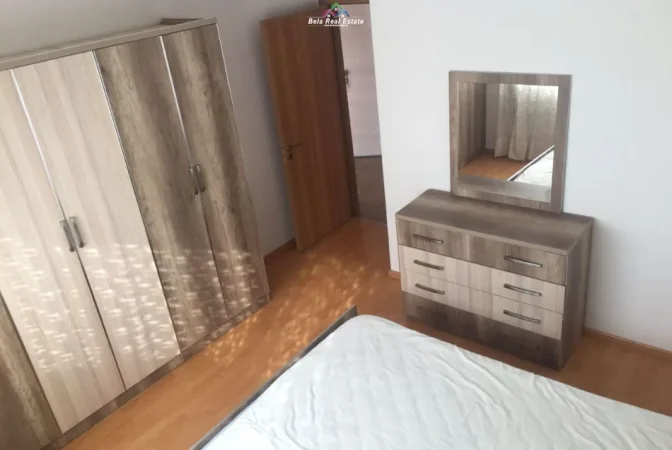 Tirane, jepet me qera apartament 1+1 Kati 6, 55 m² 520 € (Xhamllik)