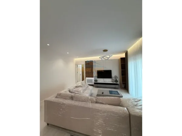 Tirane, jepet me qera apartament 1+1+Ballkon Kati 6, 850 € (RRUGA ODHISE PASKALI)