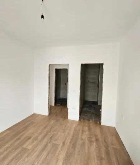 Tirane, shitet apartament 2+1 , 95 m² 125.000 € 