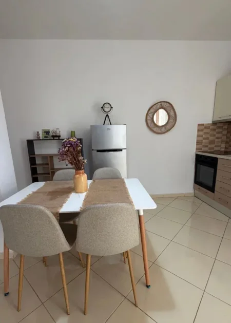 Tirane, jepet me qera apartament 1+1 Kati 3, 55 m² 400 € (FAKULTETI I MJEKESISIE)