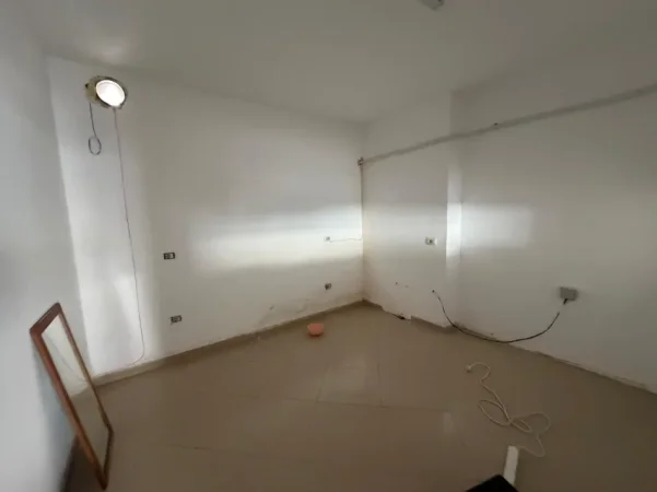 Durres, shitet ambjent biznesi Kati 0, 90 m² 155.000 € (Ish URT)