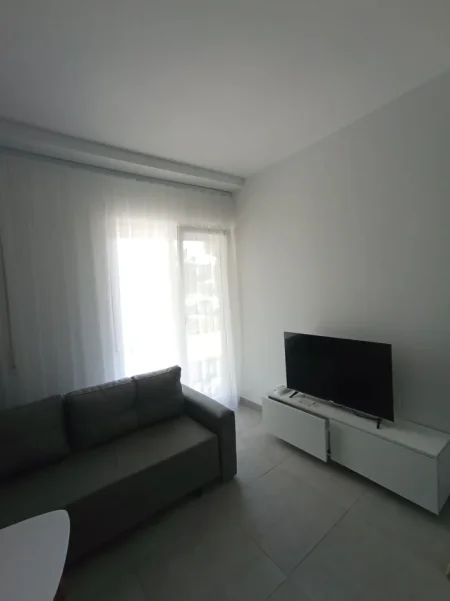 Durres, jepet me qera apartament 1+1 Kati 0, 350 € (Golem)