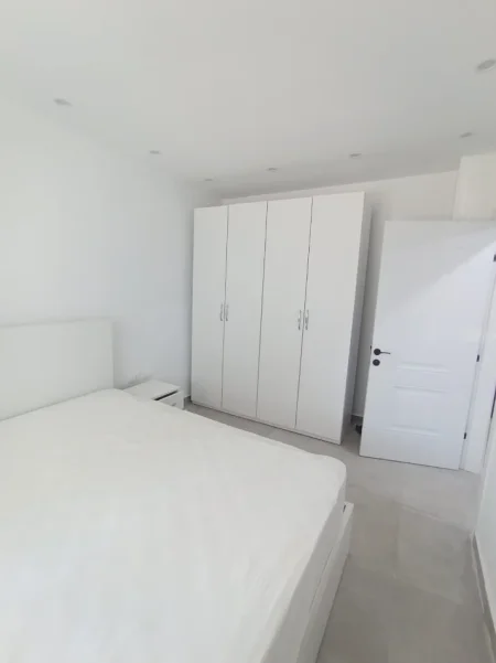 Durres, jepet me qera apartament 1+1 Kati 0, 350 € (Golem)