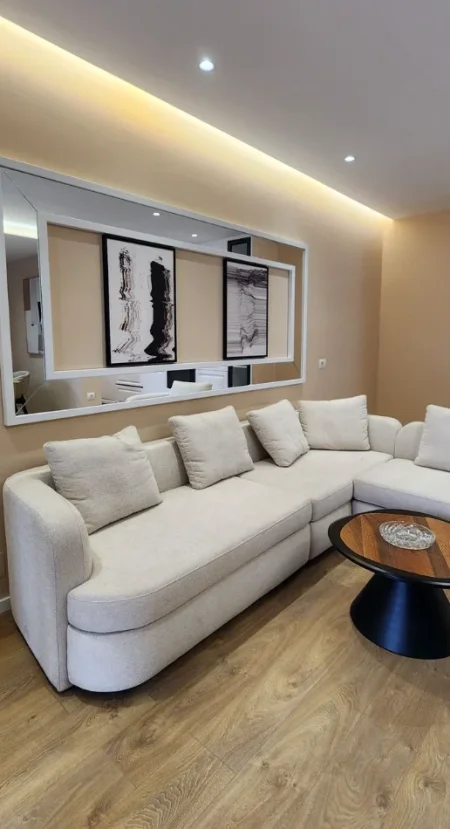 Shqiperi, jepet me qera apartament 2+1 Kati 3, 104 m² 1.100 € (MYSLYM SHYR)