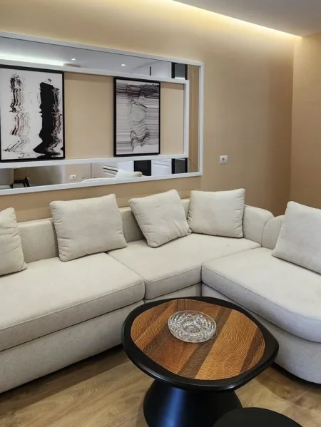 Shqiperi, jepet me qera apartament 2+1 Kati 3, 104 m² 1.100 € (MYSLYM SHYR)