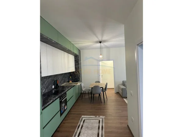Tirane, jepet me qera apartament 2+1+Ballkon Kati 1, 105 m² 550 € (Paskuqan)