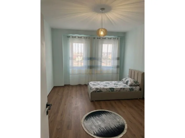 Tirane, jepet me qera apartament 2+1+Ballkon Kati 1, 105 m² 550 € (Paskuqan)