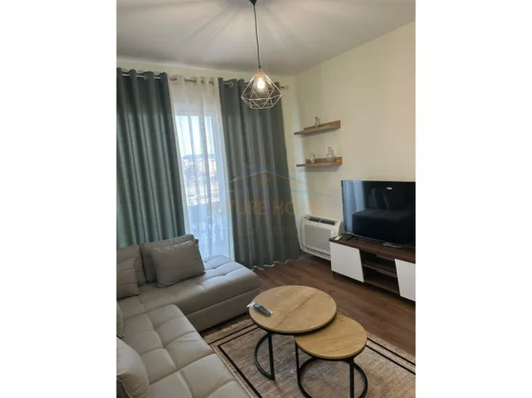 Tirane, jepet me qera apartament 2+1+Ballkon Kati 1, 105 m² 550 € (Paskuqan)
