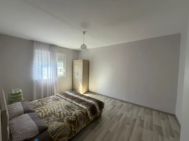 Durres, shitet apartament 2+1 Kati 3, 90.000 € (Vala Park)