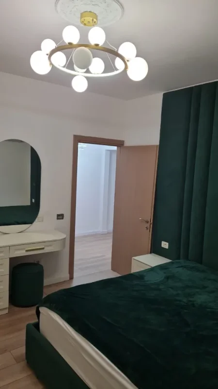 Durres, jepet me qera apartament 1+1+Ballkon Kati 3, 700 € (Sheshi Pranvera)