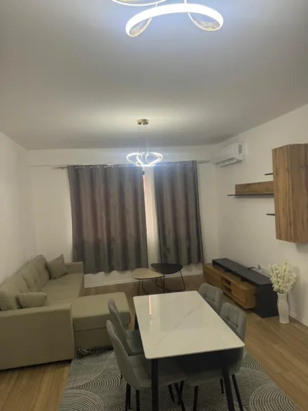 Tirane, jepet me qera apartament 1+1+Ballkon Kati 2, 70 m² 450 mije leke