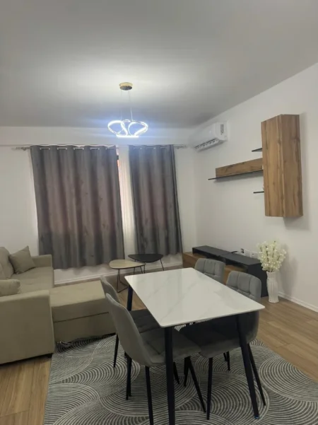 Tirane, jepet me qera apartament 1+1+Ballkon Kati 2, 70 m² 450 mije leke