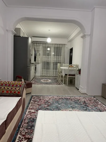 Tirane, jepet me qera apartament 1+1 Kati 3, 65 m² 500 € 