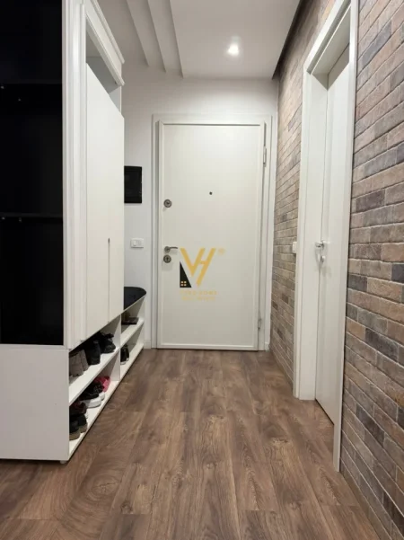 Tirane, jepet me qera apartament 2+1+Ballkon Kati 2, 115 m² 870 € (ISH FUSHA E AVIACIONIT)