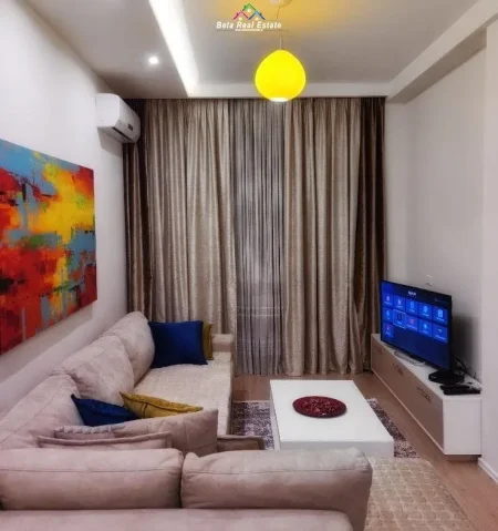 Tirane, jepet me qera apartament 1+1+Ballkon Kati 7, 60 m² 700 € (komuna e parisit)