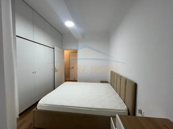 Tirane, jepet me qera apartament 1+1+Ballkon Kati 3, 54 m² 350 € (fresk)