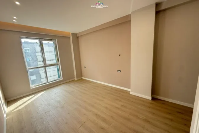Tirane, jepet me qera zyre Kati 7, 86 m² 835 € (anton lufi)