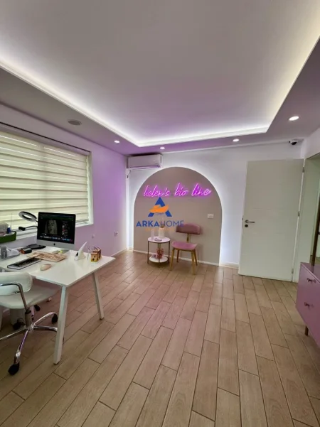 Tirane, jepet me qera ambjent biznesi Kati 2, 68 m² 700 € 