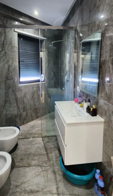 Tirane, shitet apartament Kati 3, 116 m² 370.000 € (rruga e durrsit)