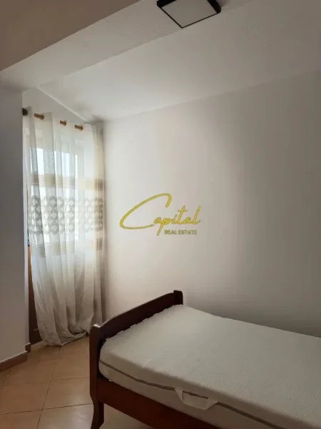 Tirane, jepet me qera apartament 3+1 Kati 4, 99 m² 550 € (SELITE)