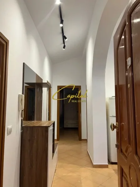 Tirane, jepet me qera apartament 3+1 Kati 4, 99 m² 550 € (SELITE)
