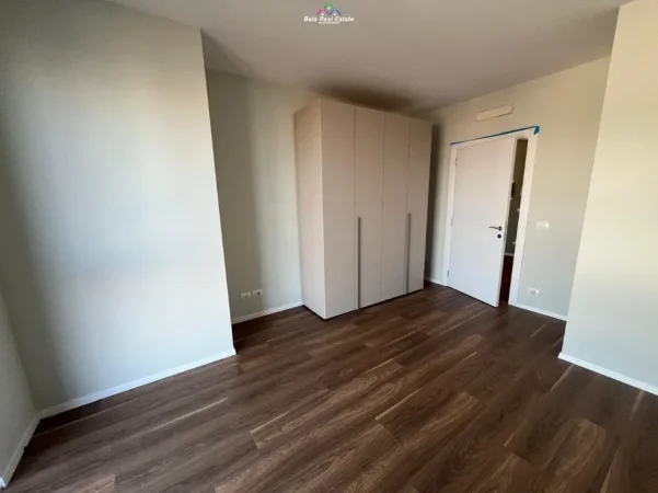 Tirane, jepet me qera apartament 1+1+Ballkon Kati 2, 75 m² 550 € (ish dogana)
