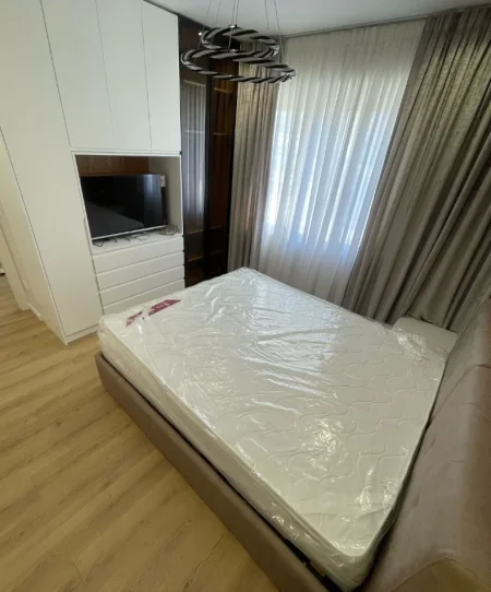 Tirane, jepet me qera apartament 1+1 , 59 m² 600 € 