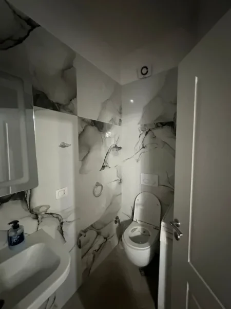 Tirane, jepet me qera garsonier 1+1 Kati 4, 40 m² 420€ (Rr don bosko)