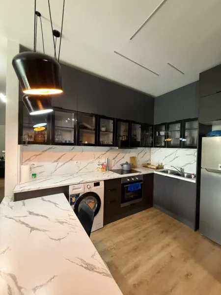 Tirane, shitet apartament 2+1 Kati 1, 104 m² 380.000 € (Rruga e Kosovareve.)