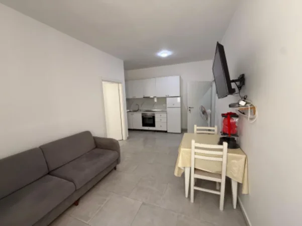 Tirane, jepet me qera apartament 1+1 Kati 1, 60 m² 400 € (Big Market 5 Maji)