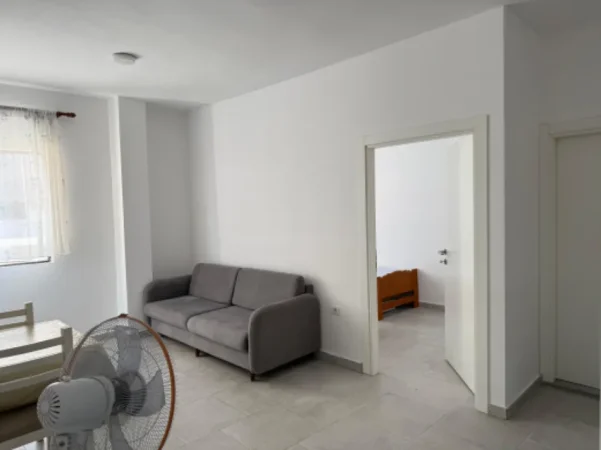 Tirane, jepet me qera apartament 1+1 Kati 1, 60 m² 400 € (Big Market 5 Maji)