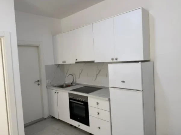 Tirane, jepet me qera apartament 1+1 Kati 1, 60 m² 400 € (Big Market 5 Maji)