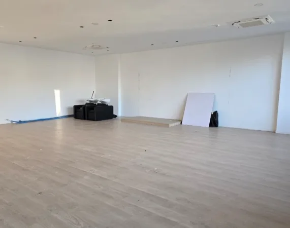 Tirane, shitet apartament duplex 2+1 Kati 3, 140 m² (kompleksi delijorgji)
