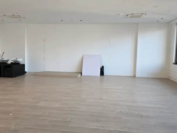 Tirane, shitet apartament duplex 2+1 Kati 3, 140 m² (kompleksi delijorgji)