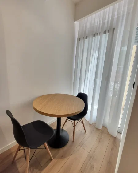 Tirane, shitet apartament 1+1+Ballkon Kati 1, 50 m² 119.000 € (Kopshti Zoologjik)
