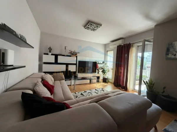 Tirane, shitet apartament 2+1+Ballkon Kati 2, 106 m² 300.000 € 