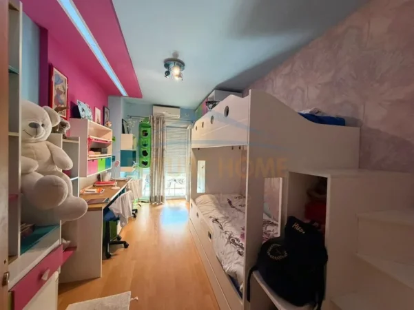 Tirane, shitet apartament 2+1+Ballkon Kati 2, 106 m² 300.000 € 