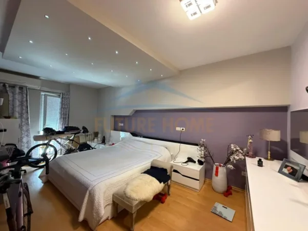 Tirane, shitet apartament 2+1+Ballkon Kati 2, 106 m² 300.000 € 