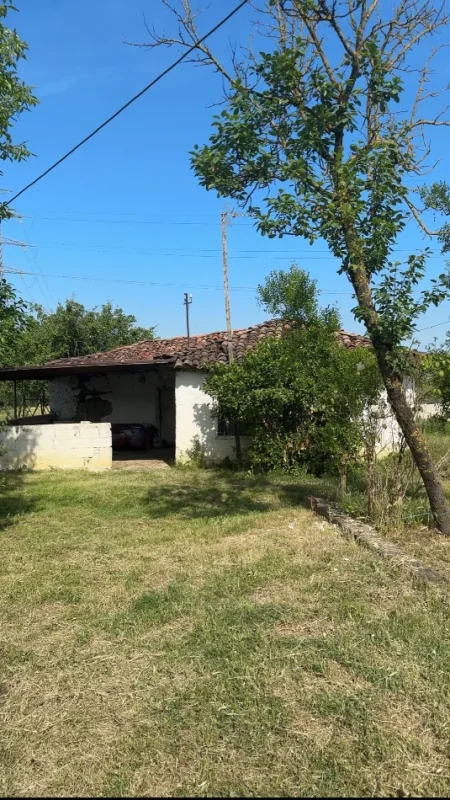 Tirane, shes truall , 300 m² 70.000 € (Azem Galica)