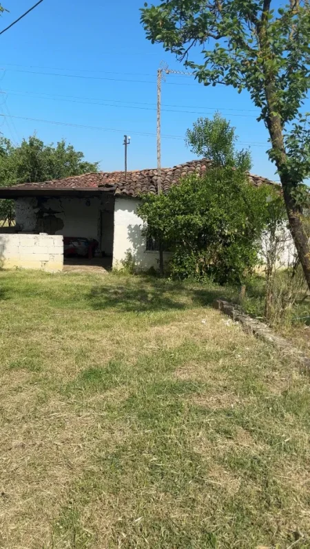 Tirane, shes truall , 300 m² 70.000 € (Azem Galica)