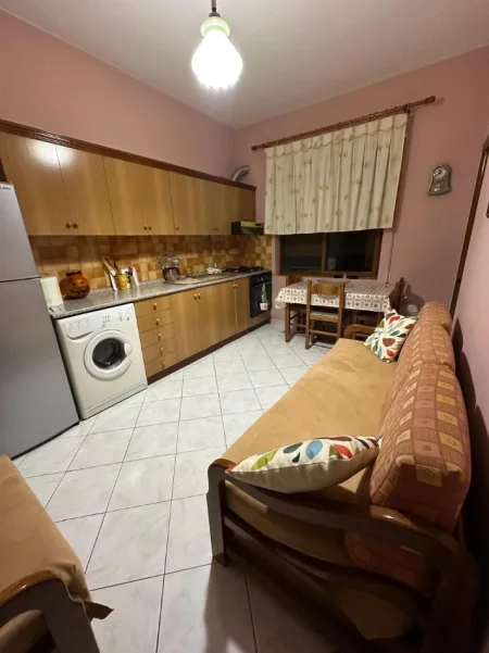 Durres Plazh, shes apartament 2+1+Ballkon Kati 3, 70.000 € 
