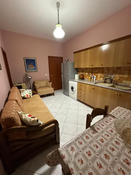 Durres Plazh, shes apartament 2+1+Ballkon Kati 3, 70.000 € 