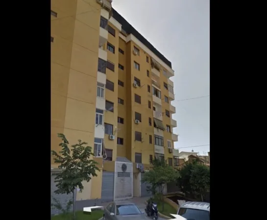 Tirane, shes dyqan Kati 0, 60 m² 150.000 € (Brrake)
