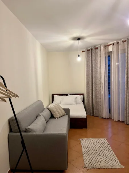 Tirane, jepet me qera garsonier Kati 4, 35 m² 550 € (rruga elbasanit)